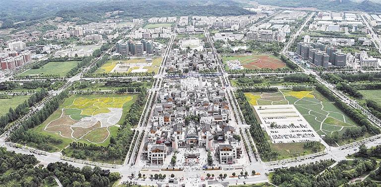 5月12日拍摄的四川北川新县城风貌